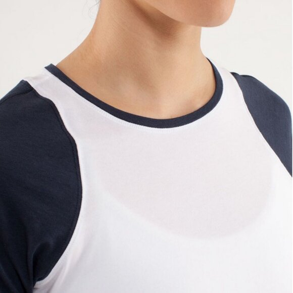 Lululemon Clari-Tee Short‎ Sleeve  White / Inkwell - Picture 6 of 8